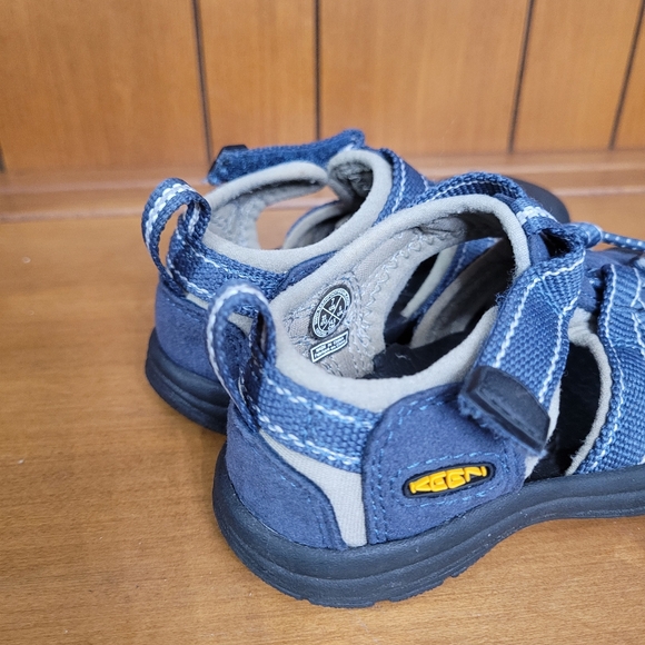 KEEN Newport Toddler US 7 Blue Water Shoes Sandals shoes. Worn once - Picture 2 of 5